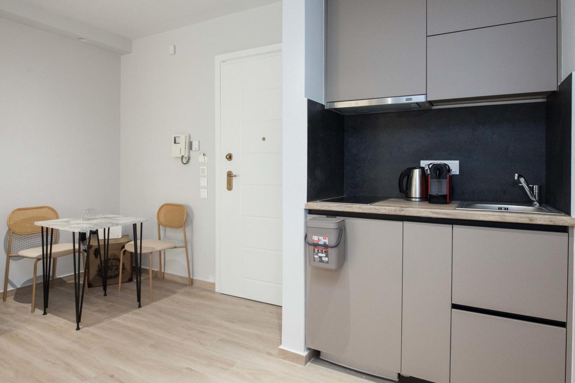Petralona Gem Hotel-Style Studio With Balcony Atina Dış mekan fotoğraf